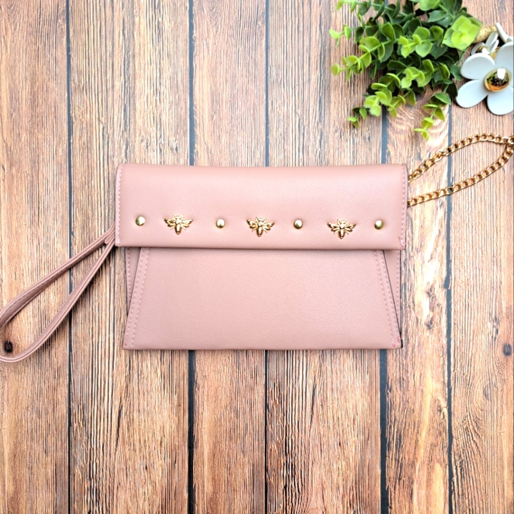 🌼 NWOT Vegan Clutch/Wrislet Purse & Shoulder Chain + Bumble Bee Studs